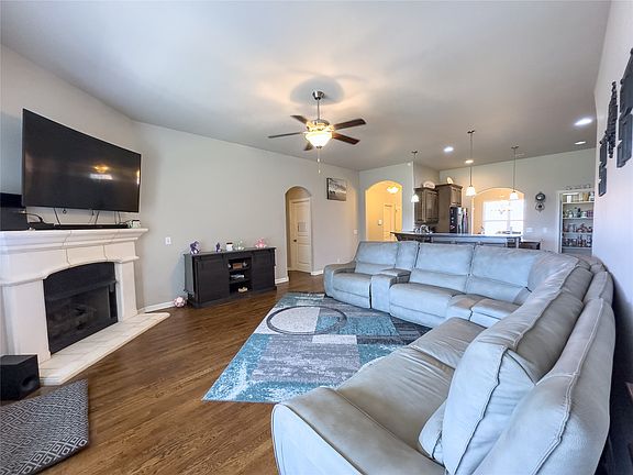5th image of 8004 S 13th St
