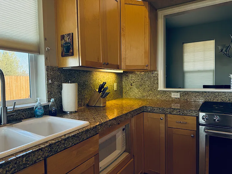 729 SW Silver Lake Blvd — Photo 10