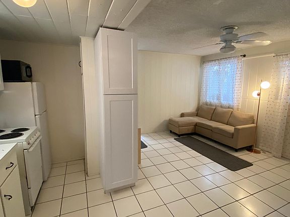 4th image of 107 30th St APT D