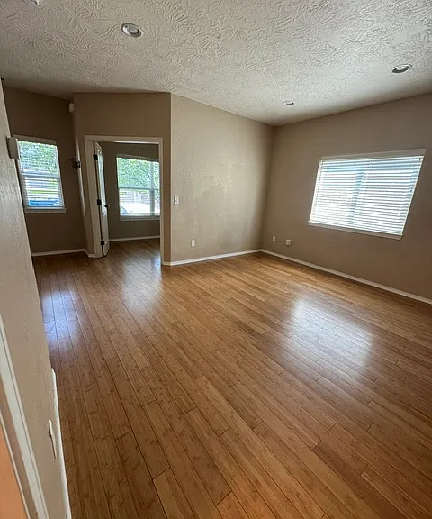 233 Wintersage Cir — Photo 27