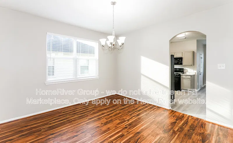 4 bed, 2.5 bath, 2406 sqft, $2,145 — Photo 4