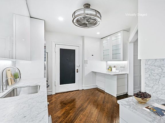 3rd image of 527 Cathedral Pkwy #23