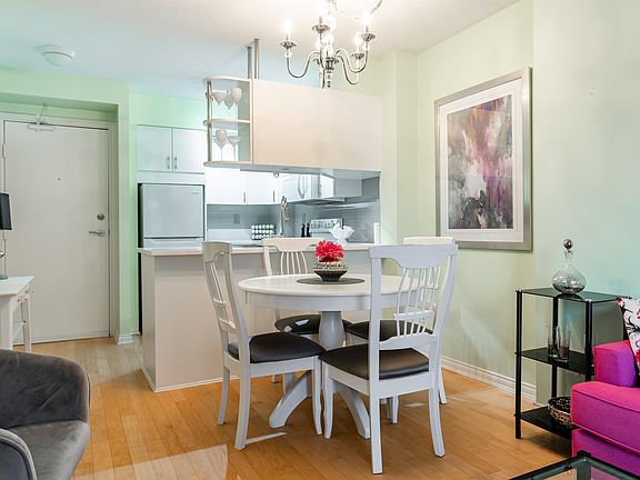 3rd image of 1189 Howe St #1003