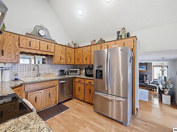 5th image of 15656 Hamilton St