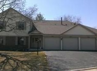 5152 Coventry Ln, Gurnee, IL 60031