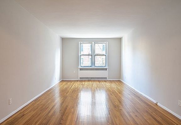 3rd image of 780 Greenwich St #4E