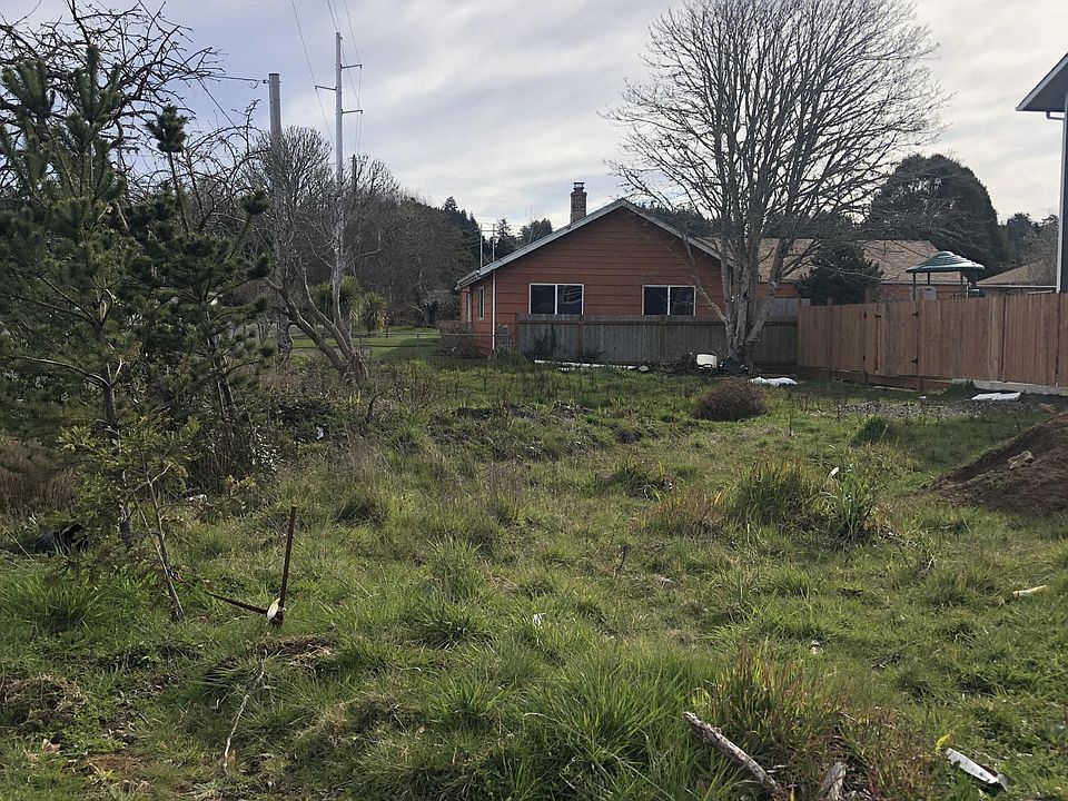 2nd image of 608 NE 7th St