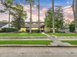 12326 Old Oaks Dr, Houston, TX 77024