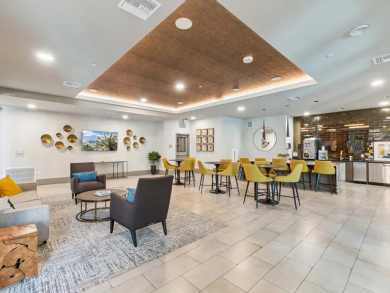 Scottsdale Grand — Photo 20