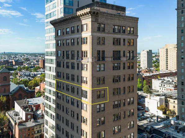 250 S 17th St APT 1100, Philadelphia, PA 19103