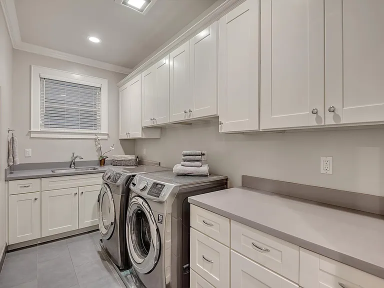 552 Coe Ave — Photo 21