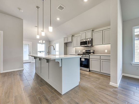 4th image of 1117 SW 139th Ter