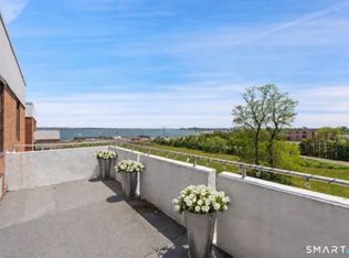 50 Birdseye St #401, Stratford, CT 06614