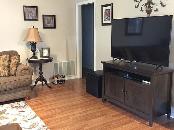 5th image of 208 Destrehan Dr