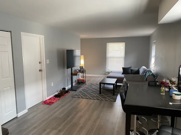 136 Oneida St APT 4, Pittsburgh, PA 15211