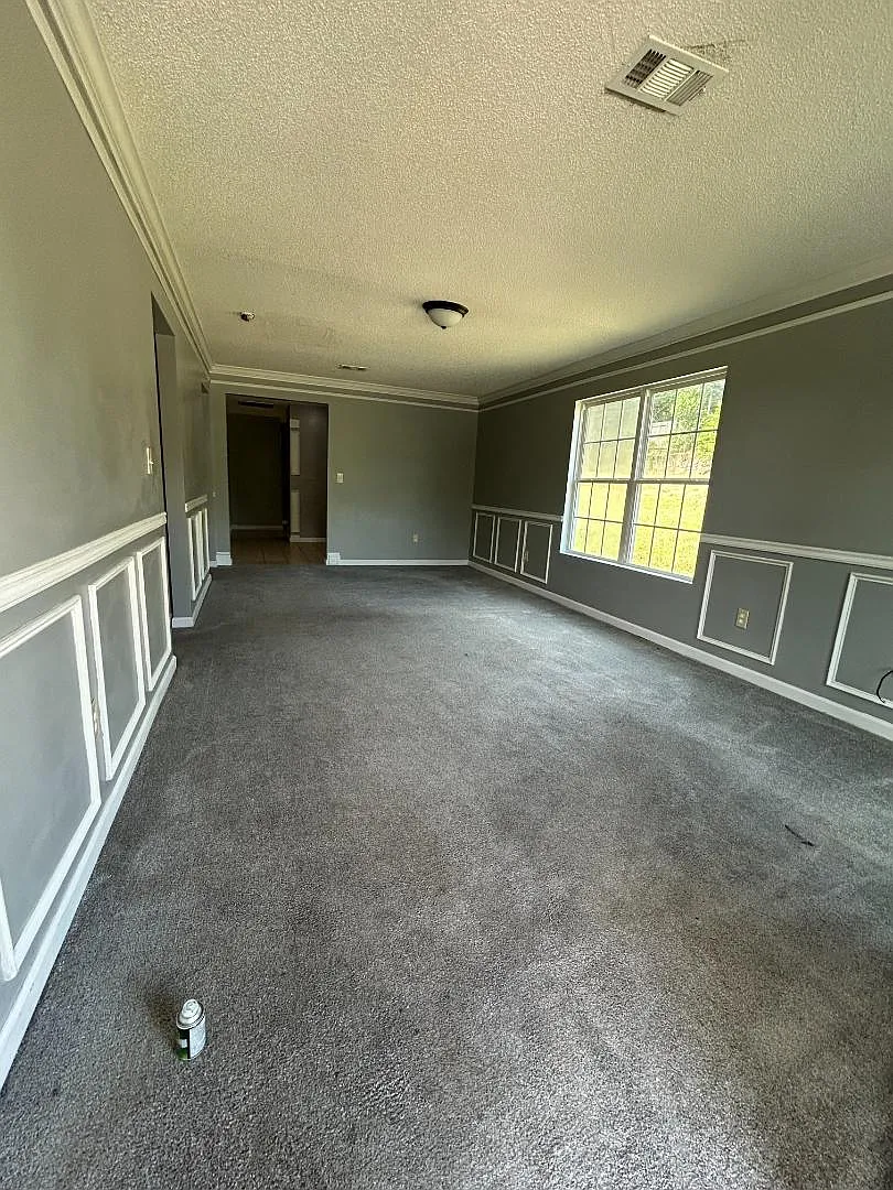460 Elm St — Photo 2