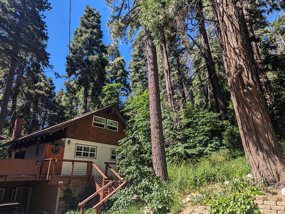 Private 3BR Mountain Retreat with Fully Fenced Yard, Huge Deck, Automatic Generator on a main plowed road.