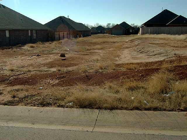 2nd image of 804 SW 37th St Lot 6