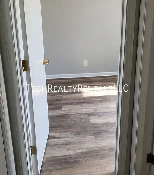 2557 Stockbridge Dr #B-1 — Photo 13
