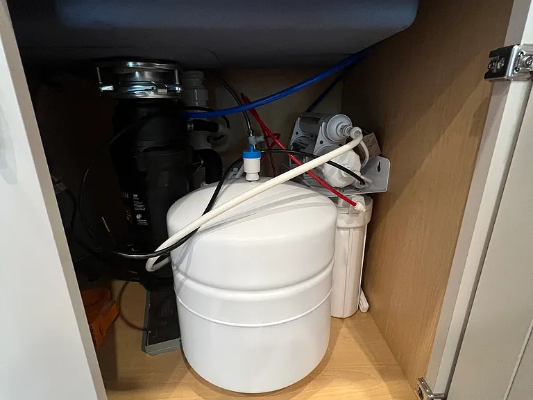 Under the kitchen sink reverse osmosis water filtration system