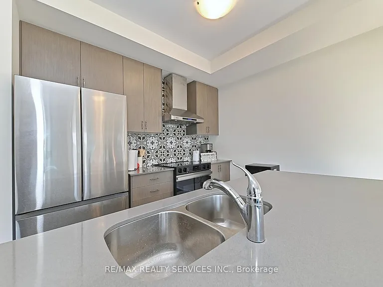 15 Blacklock St #19 — Photo 16