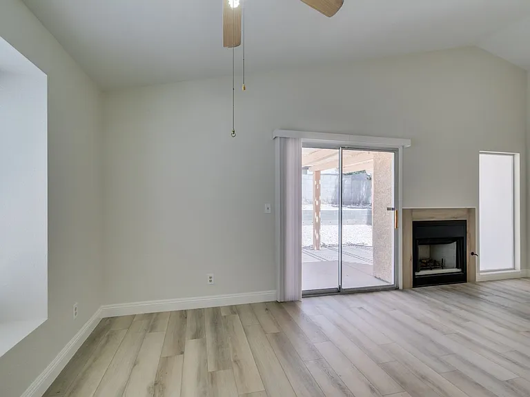 8664 Buttercreek Way — Photo 15