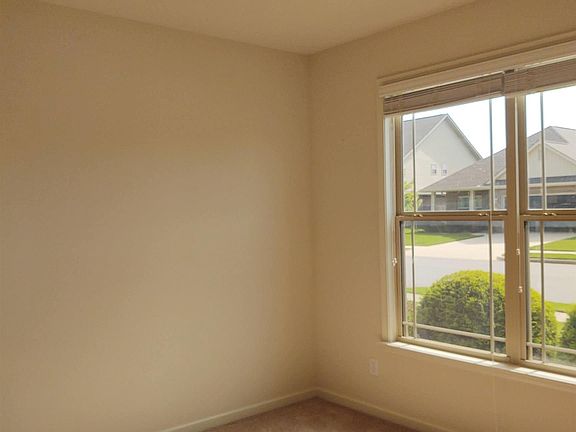 3rd image of 7212 Lathan Dr SE