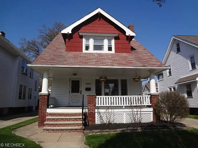 2044 Wyandotte Ave photo 1