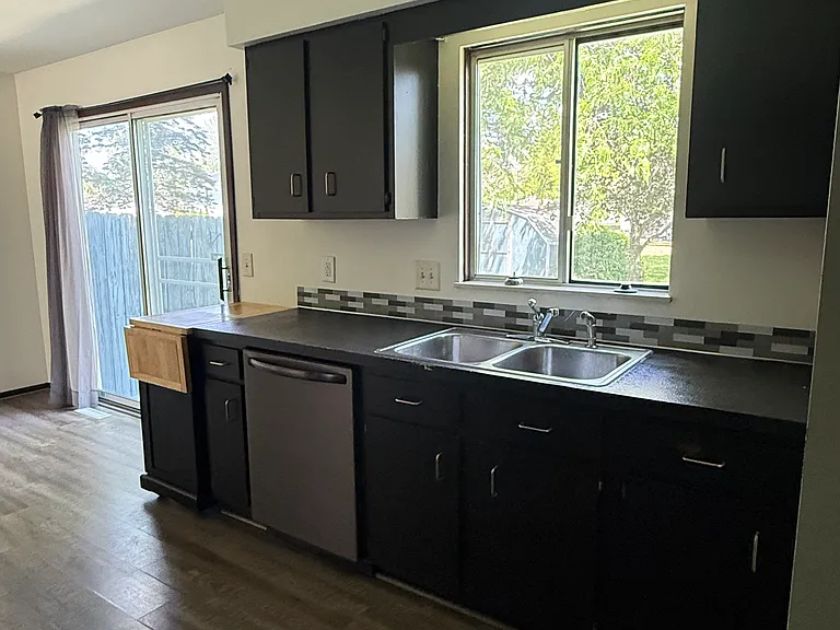 2330 Darwin Ln — Photo 3
