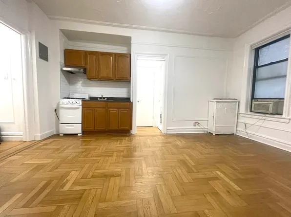 951 Carroll Street image 1 of 7