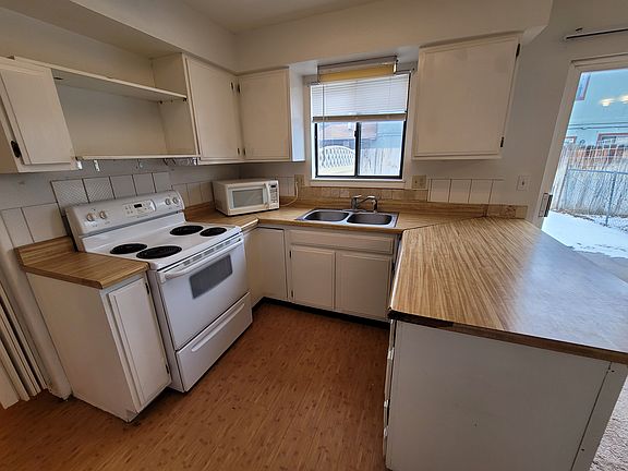 5th image of 855 Iowa Ave APT 3