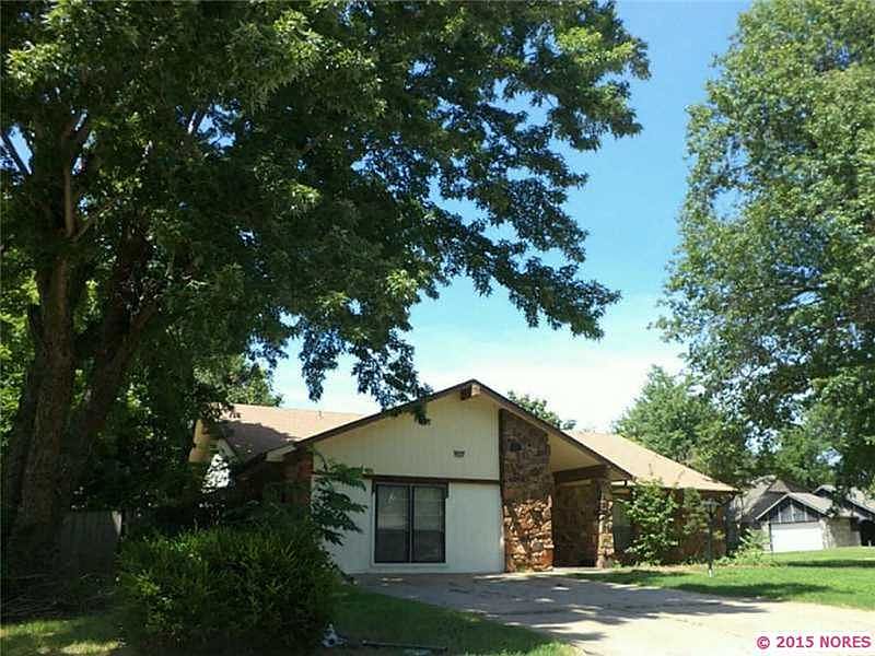 1st image of 8025 S Peach Cres W