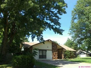 8025 S Peach Cres W, Broken Arrow, OK 74011