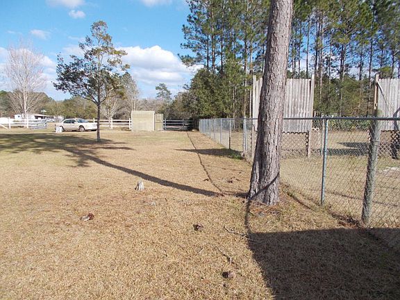 4th image of 2266 Arrowhead Ave