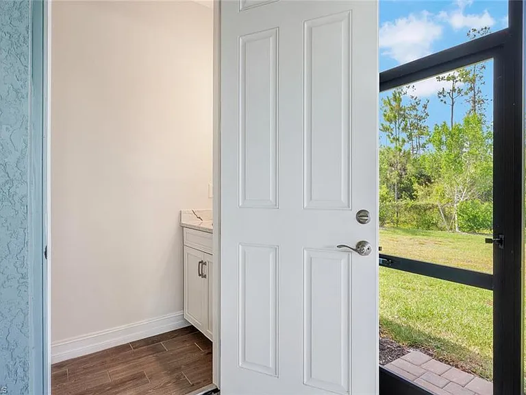 16808 Bay Island Ct — Photo 30