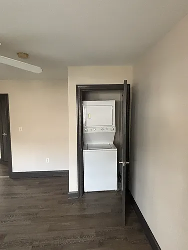 1322 Euclid Ave NE Photo 1