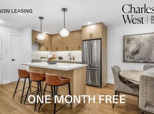 44 Charles West, Toronto, ON M4Y 1R7
