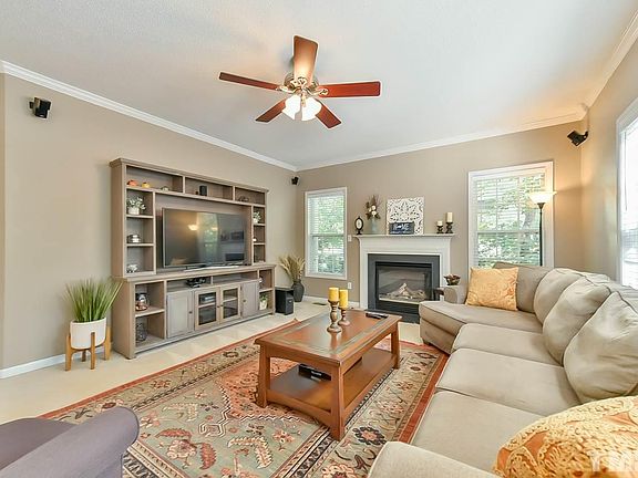 4th image of 2205 Woodbury Dr
