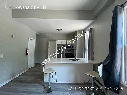 218 Bowers St Photo 1