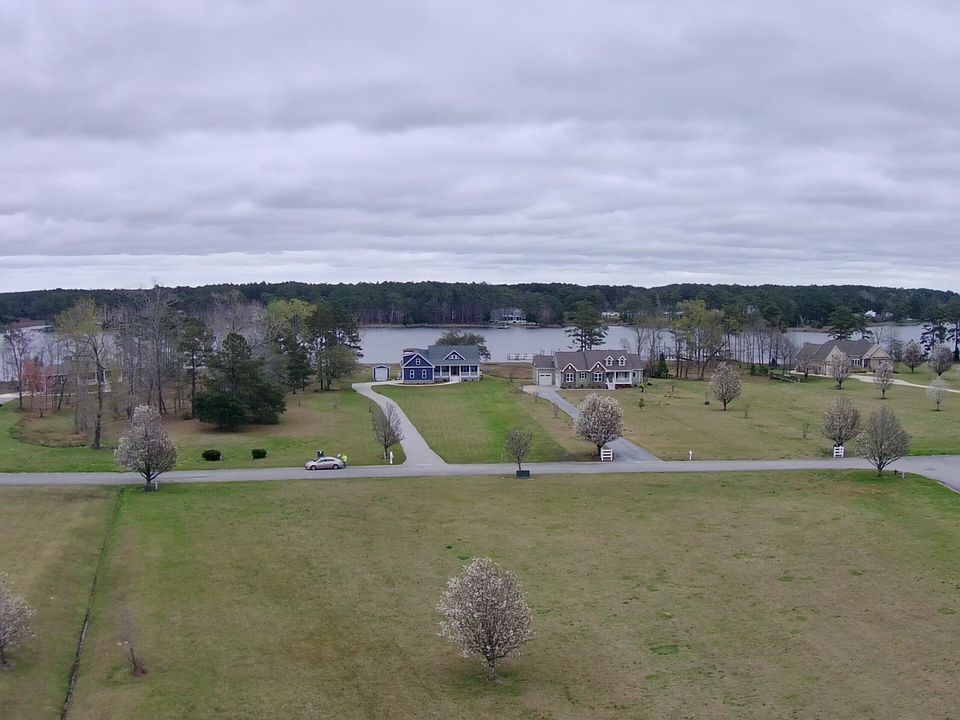 2nd image of 47 Morning Side Drive N