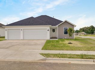 2487 E Beagle St, Republic, MO 65738
