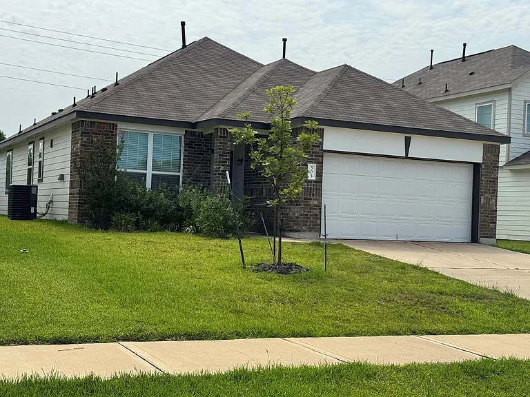 305 Black Bear Dr — Photo 1