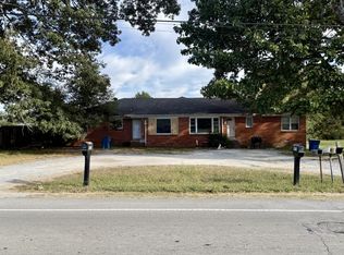 907 Oak Dr, Manchester, TN 37355