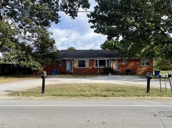 907 Oak Dr, Manchester, TN 37355