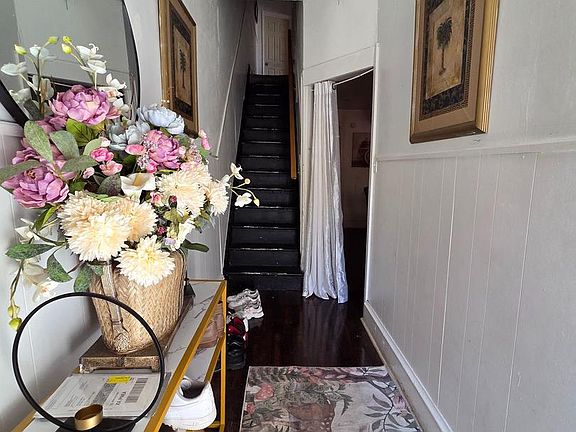2nd image of 427 Walnut St