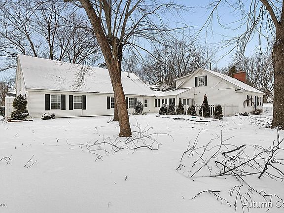 2nd image of 281 Main St
