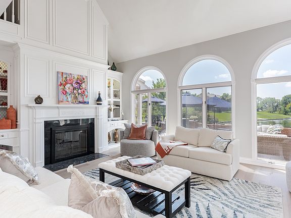 4th image of 3009 Thornwood Ln