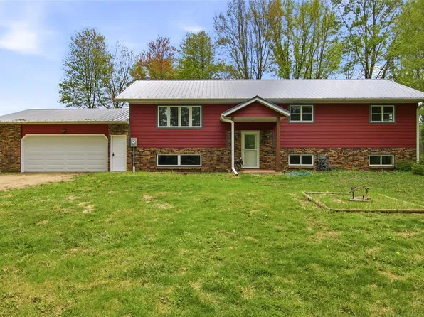 1237 County Rd N, Roberts, WI 54023
