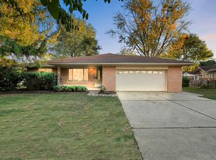 21934 S Nunneley Rd, Clinton Township, MI 48035