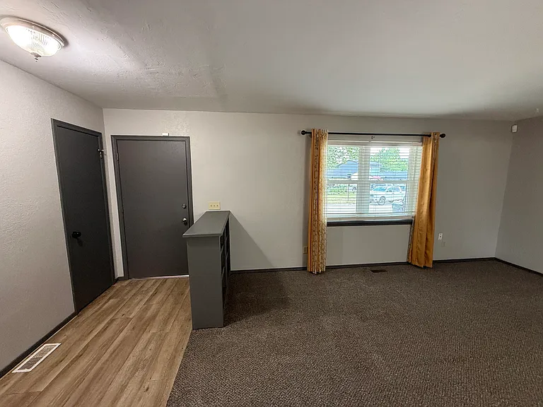 501 Palais Ave — Photo 28